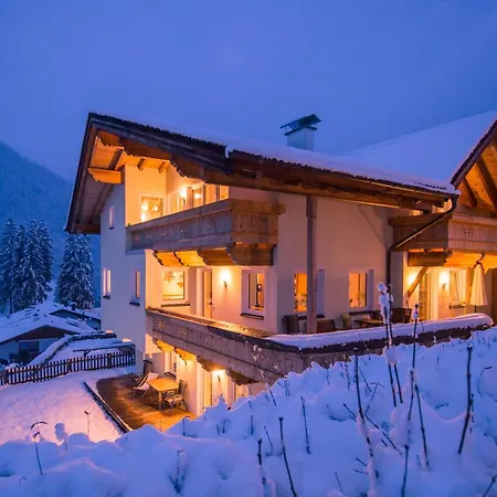 Lägenhet Ferienlodge Alpenkoenigin Vacation In Stubai Valley